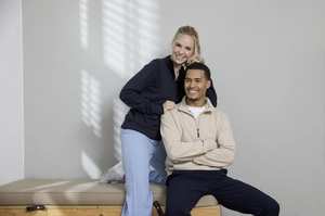 Sweater unisexe Aware™ recyclé à fermeture quart de zip personnalisable