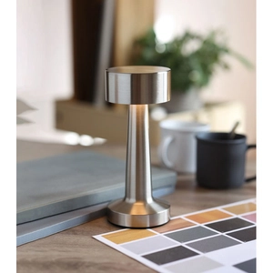 Lampe de table en fer avec 12 LED personnalisable