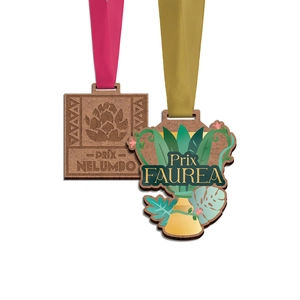 Médaille en MDF avec cordon satin made in france - découpe à la forme personnalisable