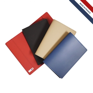 Porte passeport fabrication France sur-mesure personnalisable